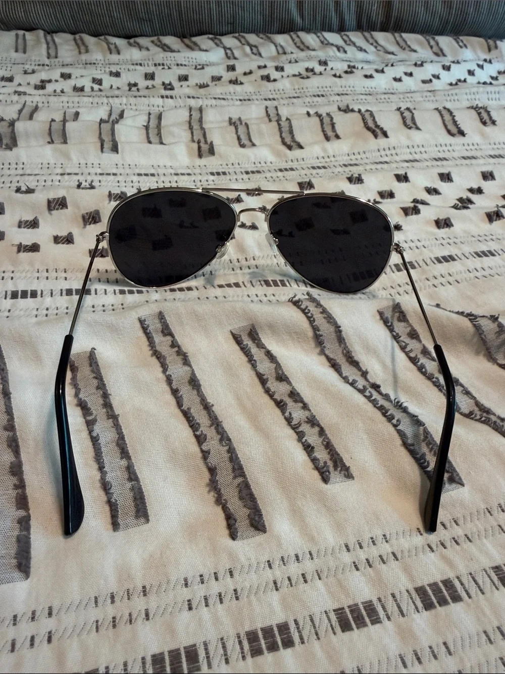 Classic Aviator Sunglasses with Silver Frame and Dark Lenses